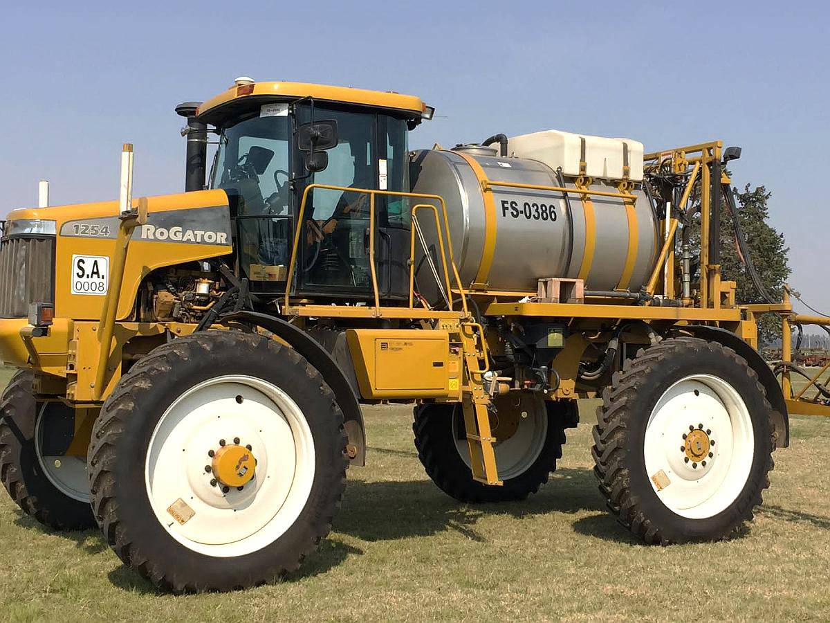 Pulverizadora Rogator 1254 - año 200 - 30 Mts Barral-