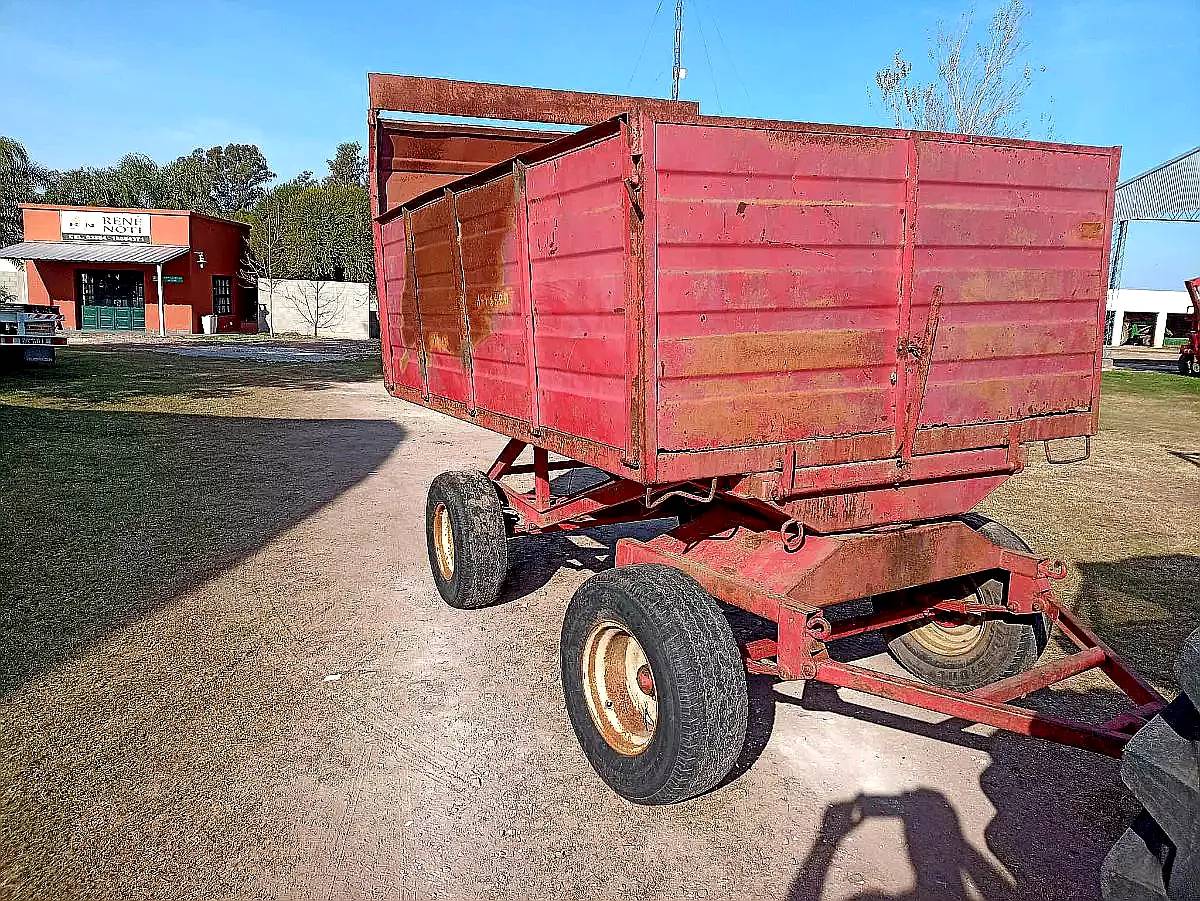 Acoplado Vuelco Trasero Mainero