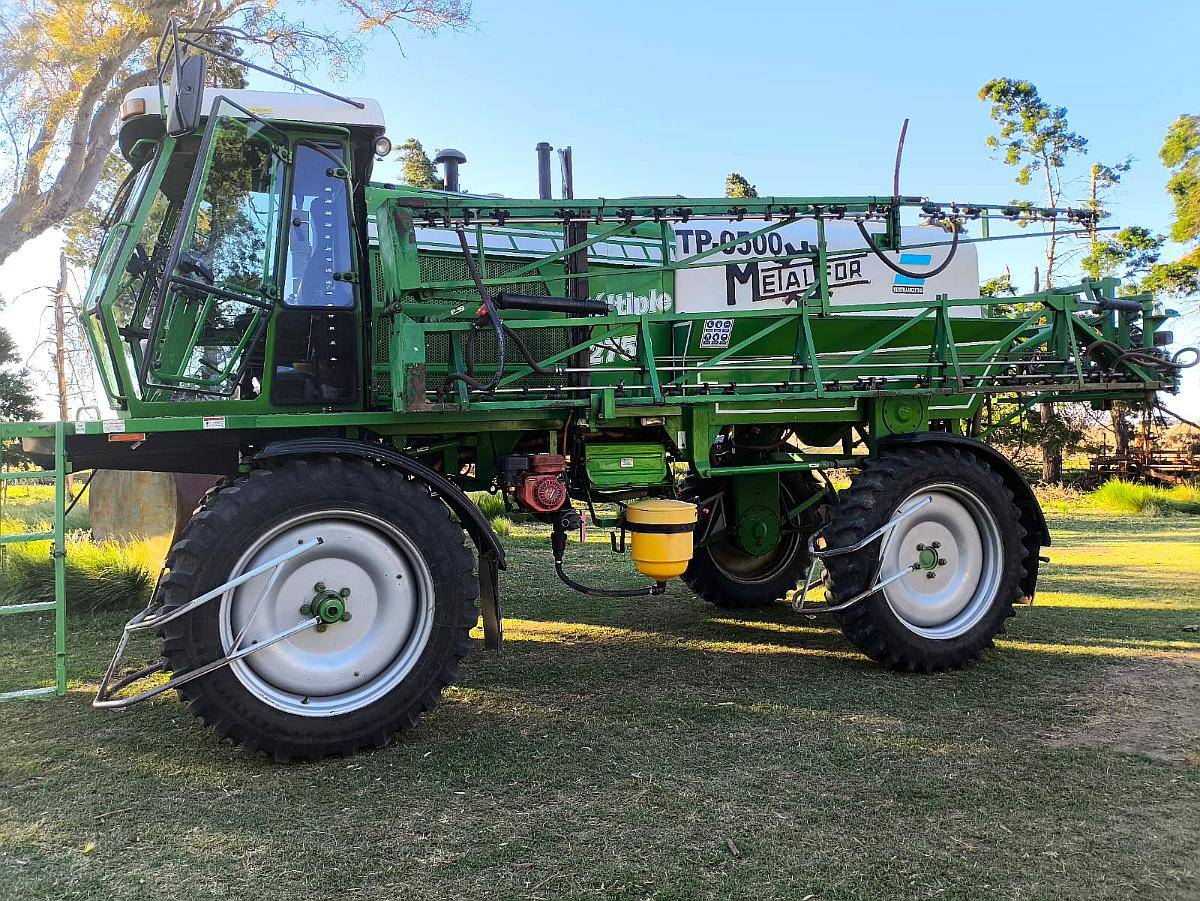 Pulverizador Metalfor 2750 Reacondicionada 2003, 3000 Hs