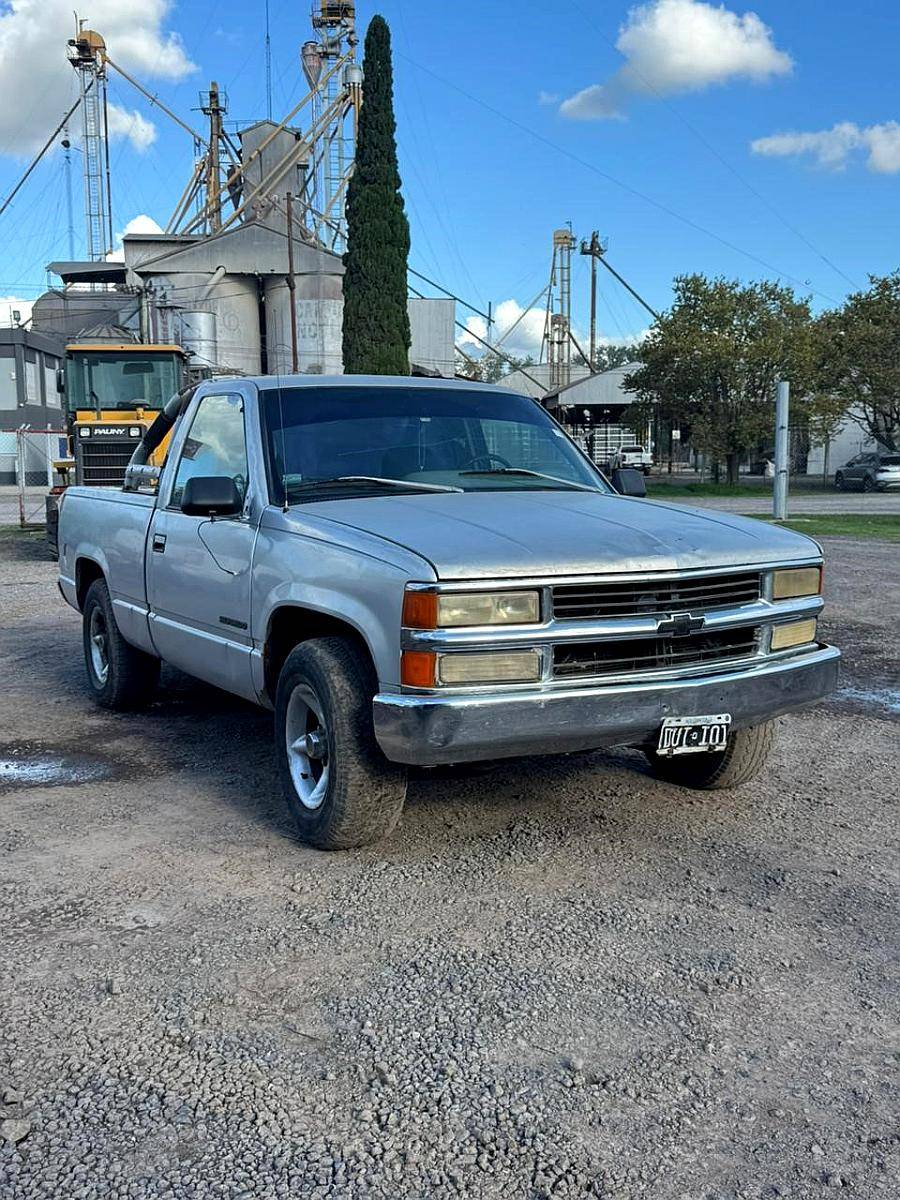 Camioneta Chevrolet Silverado DLX MWM