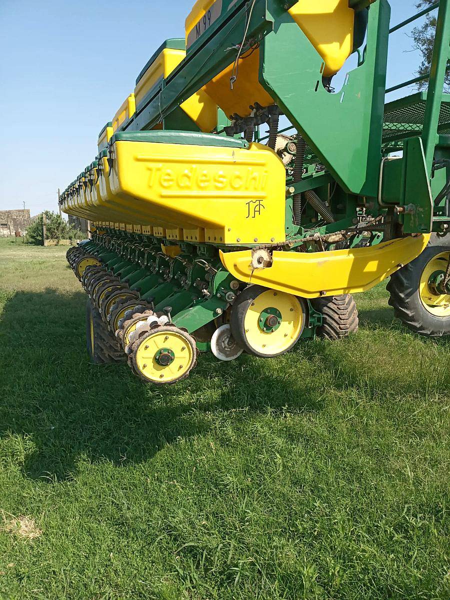 Sembradora Tedeschi M99 18 a 42