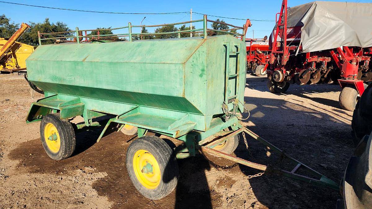 Acoplado Tanque para Combustible de 3000 Lts Usado