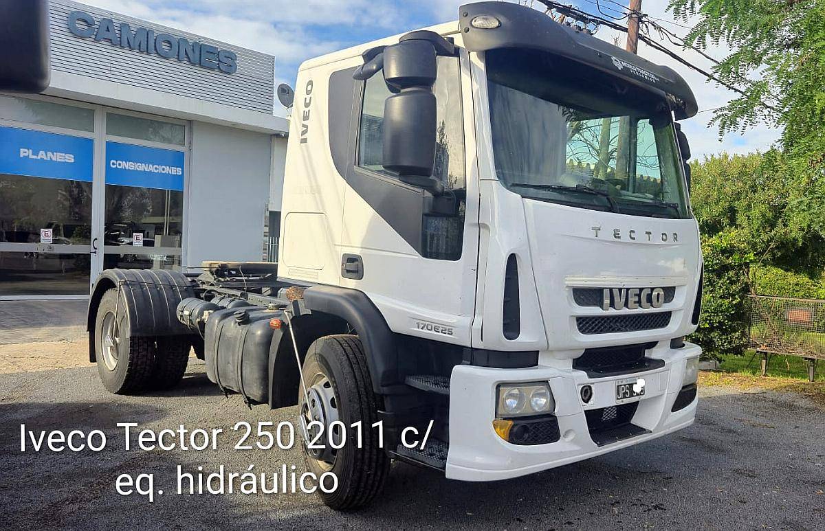 Camion Iveco Tector 170e 25t 2011 EQ. Hid.