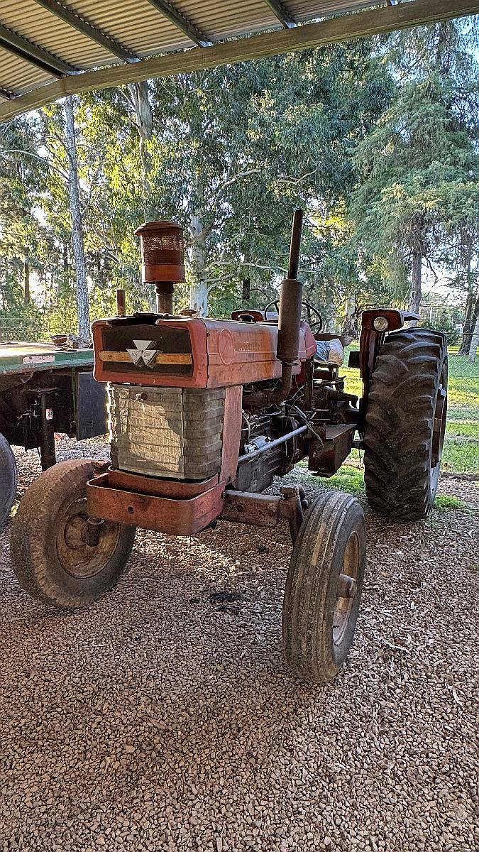 Tractor Massey Ferguson 1075