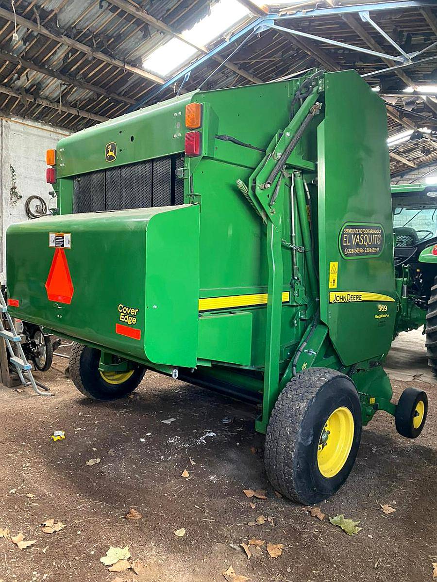 Rotoenfardadora John Deere 569 año 2017.