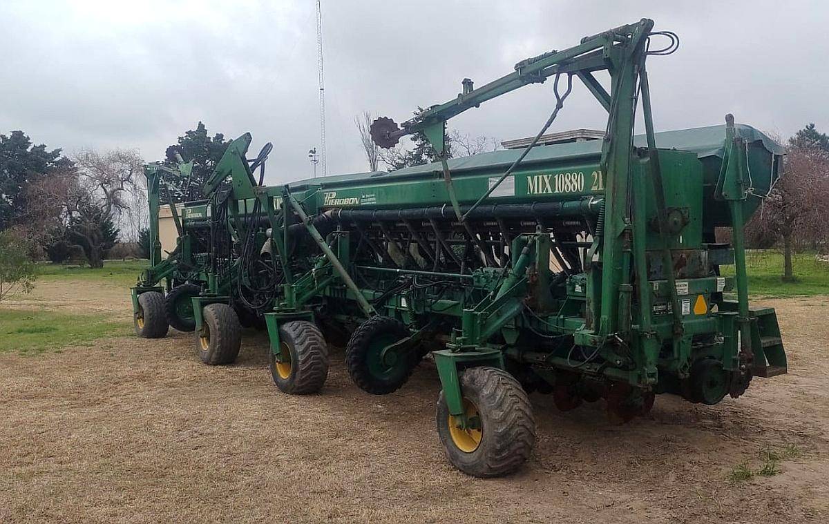 Sembradora Pierobon 20 a 52.y 16 a 70 - Naumatica Matermacc