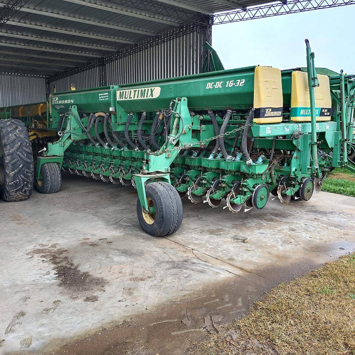Sembradora Pierobon Multiplanter de 32a21 o 16 a 42