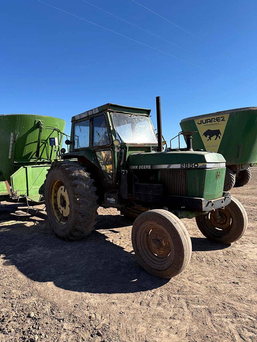 Tractor John Deere 2850