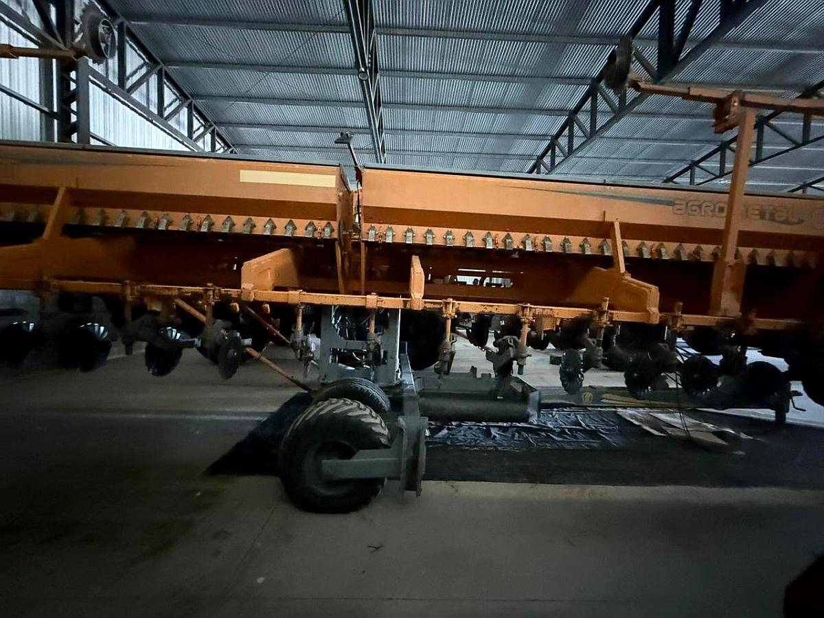 Sembradora Agrometal TX Pivot, año 2010, 16 a 52, 20 a 40