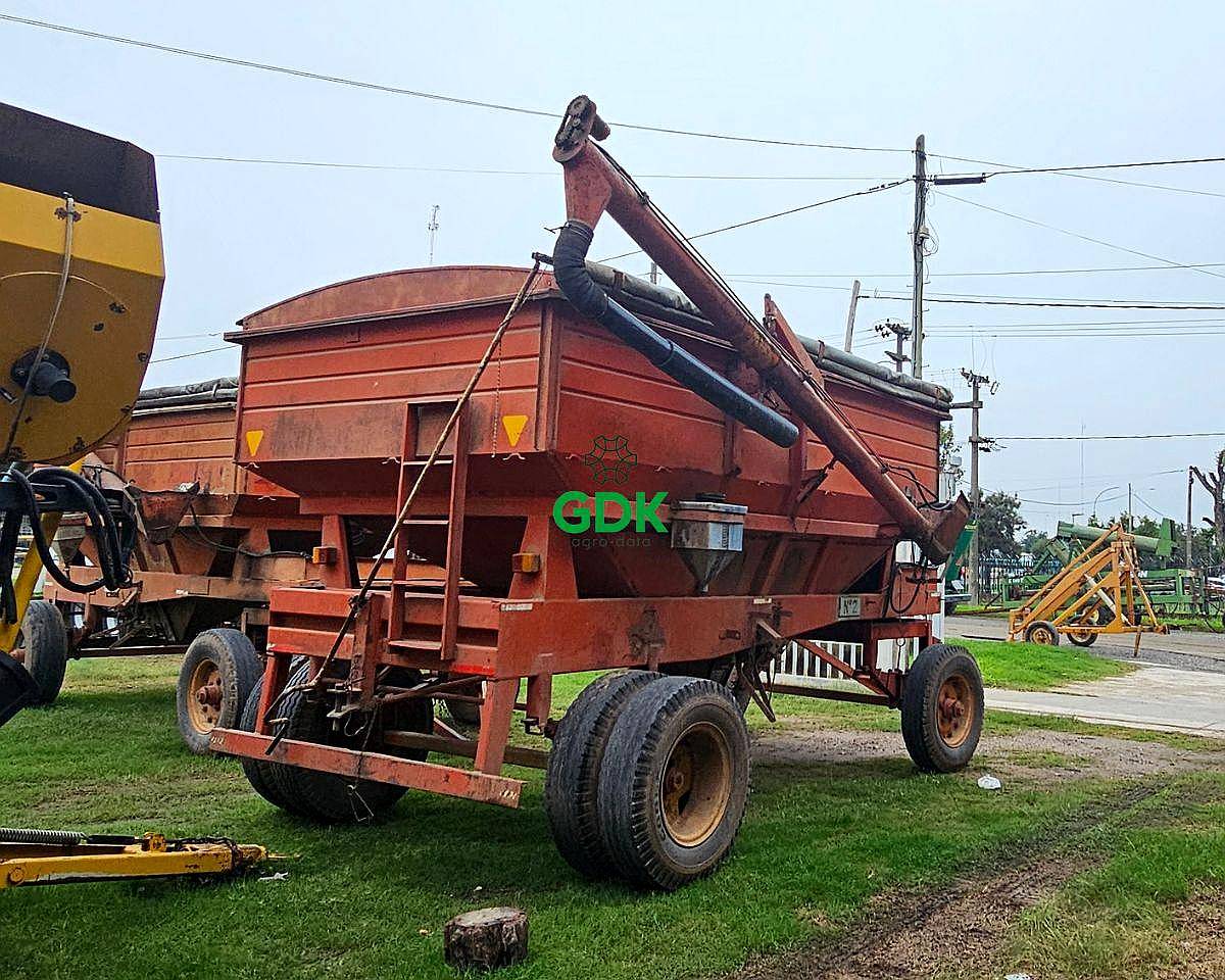Tolva Semillera y Fertilizante 11 TN. Gimetal. Disponible
