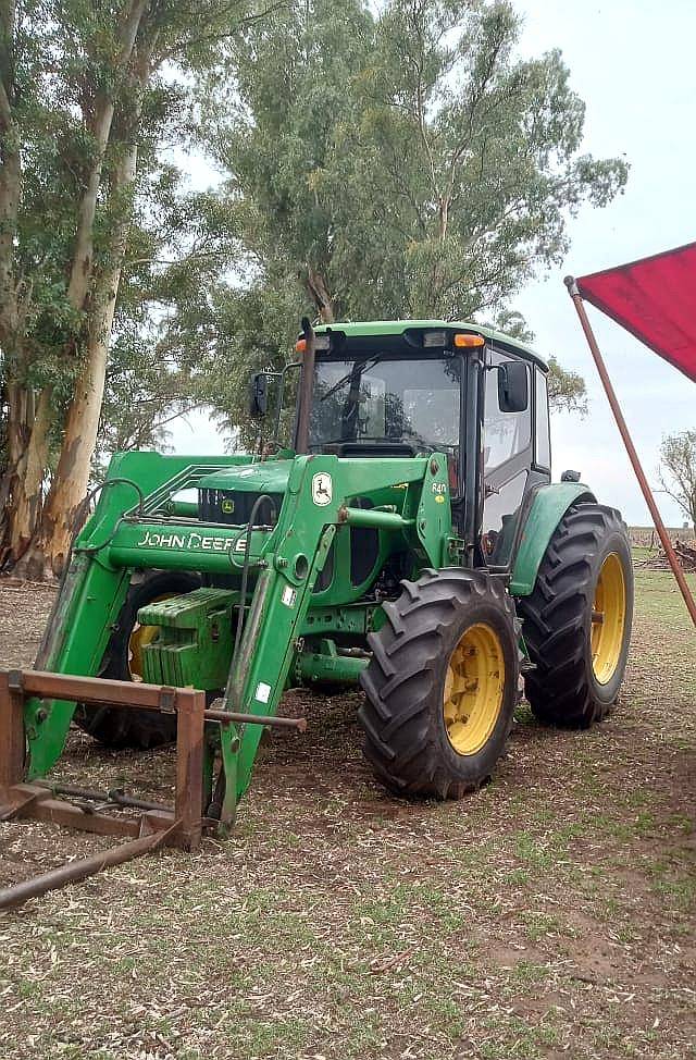 Tractor John Deere 6415 2005 con Pala JD