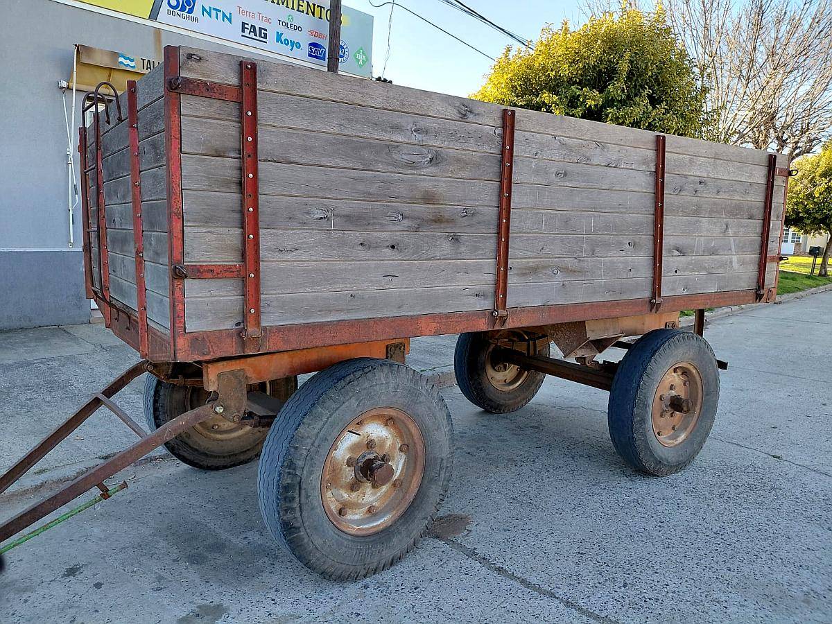 Acoplado de Madera con Baranda