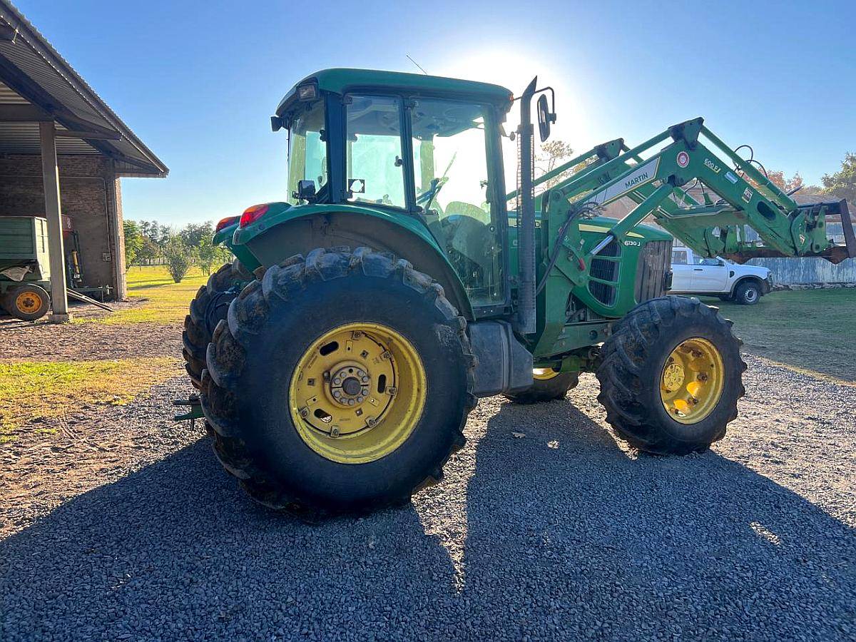 Tractor Jonh Deere 6130j