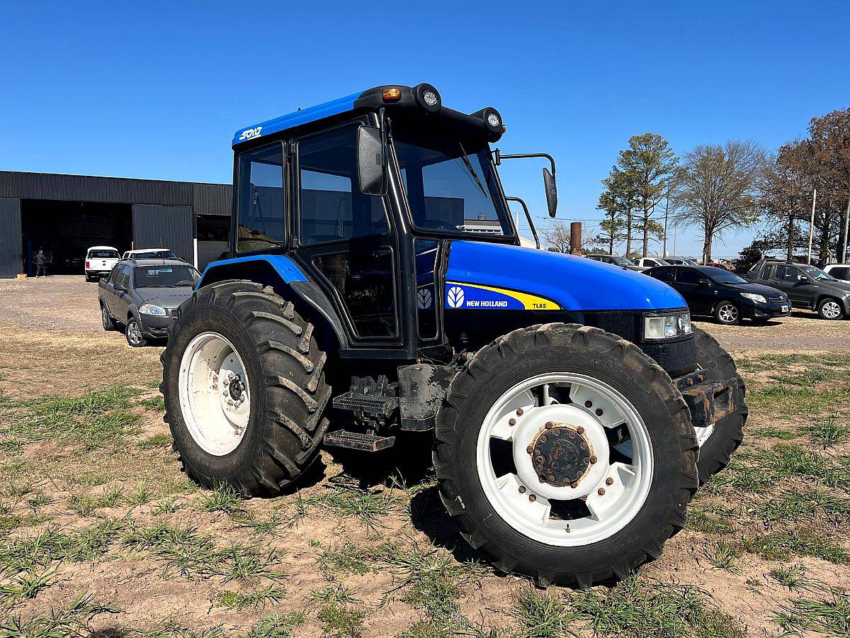 Tractor New Holland TL85 - Tres Puntos - 4.500 Hs