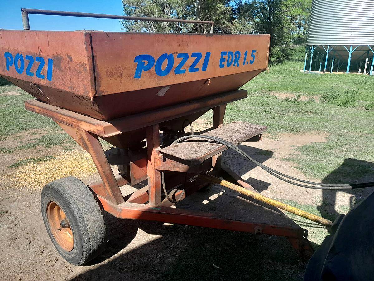 Fertilizadora Pozzi 1.000 Kg