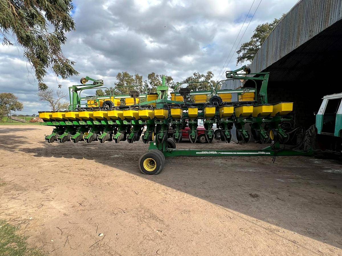Autotrailer JD Mod: 1740 de 16 a 0.525 Neumatica (original)