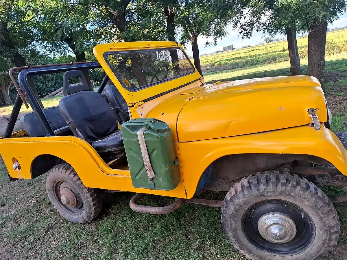 Vendo Jeep IKA Modelo 1961 año 1971 Funcionado Perfecto.