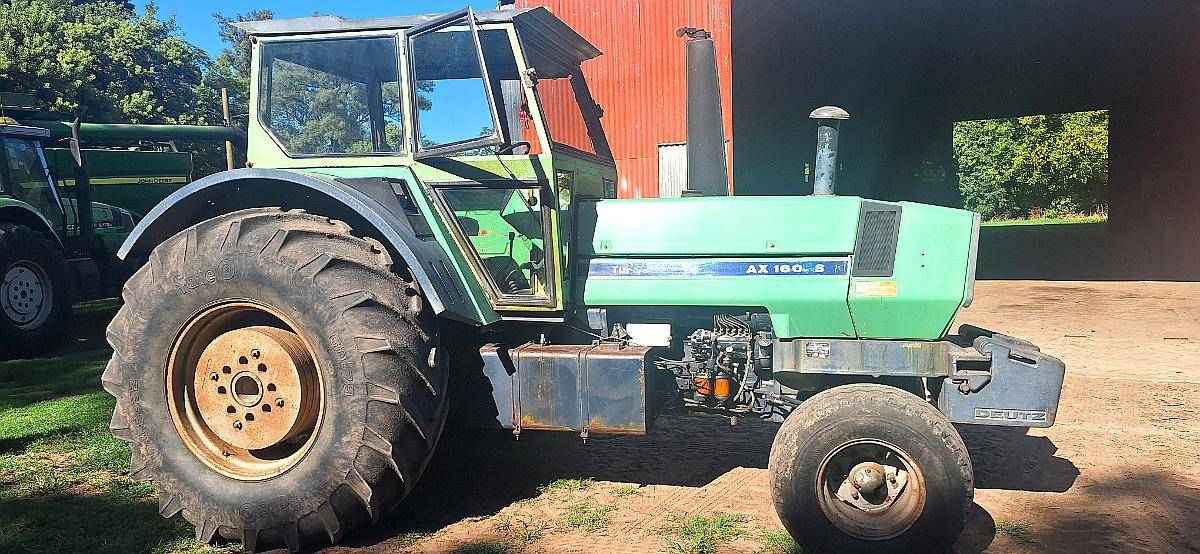 Deutz Fahr AX 160 con Cabina, CUB 24.5x32 1984.