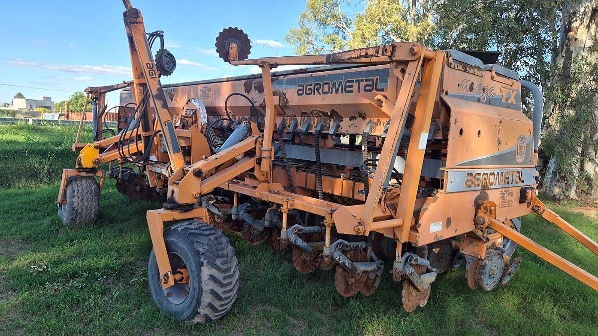 Sembradora Agrometal TX Mega Neumática