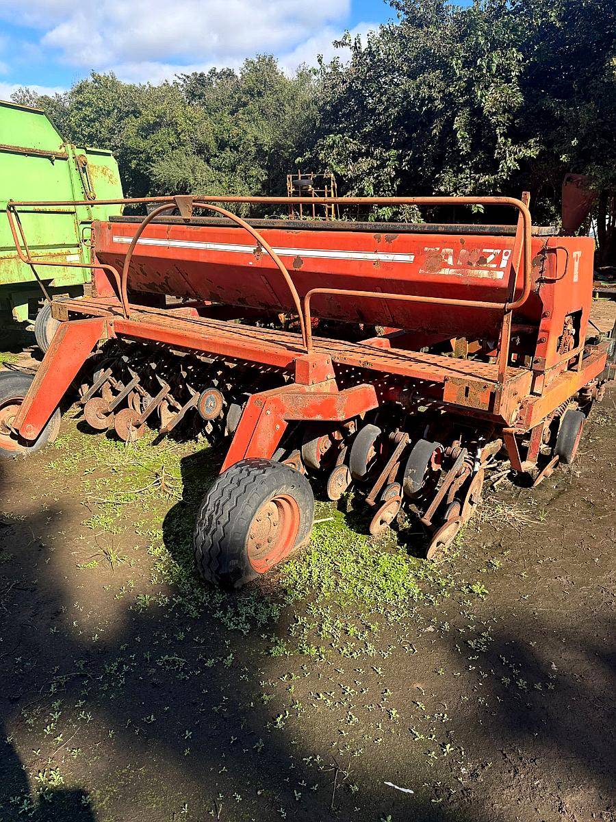 Sembradora Grano Fino Tanzi 4300
