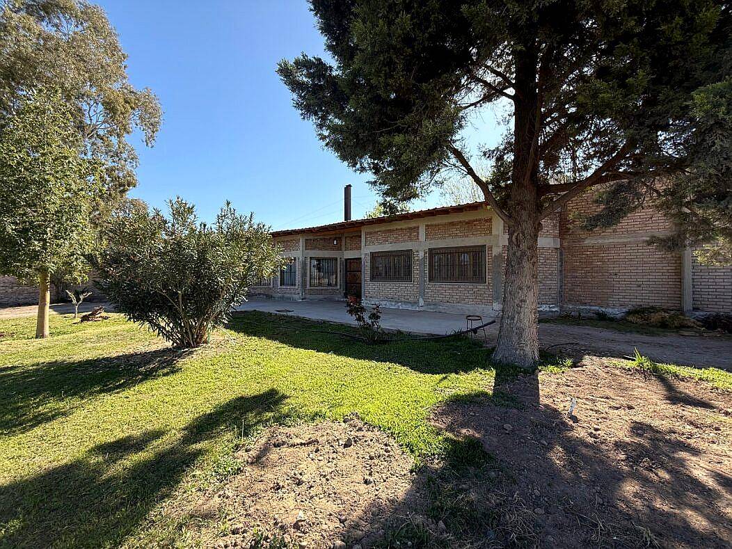 Venta de Galpón con Amplio Terreno- Zona Industrial Mendoza