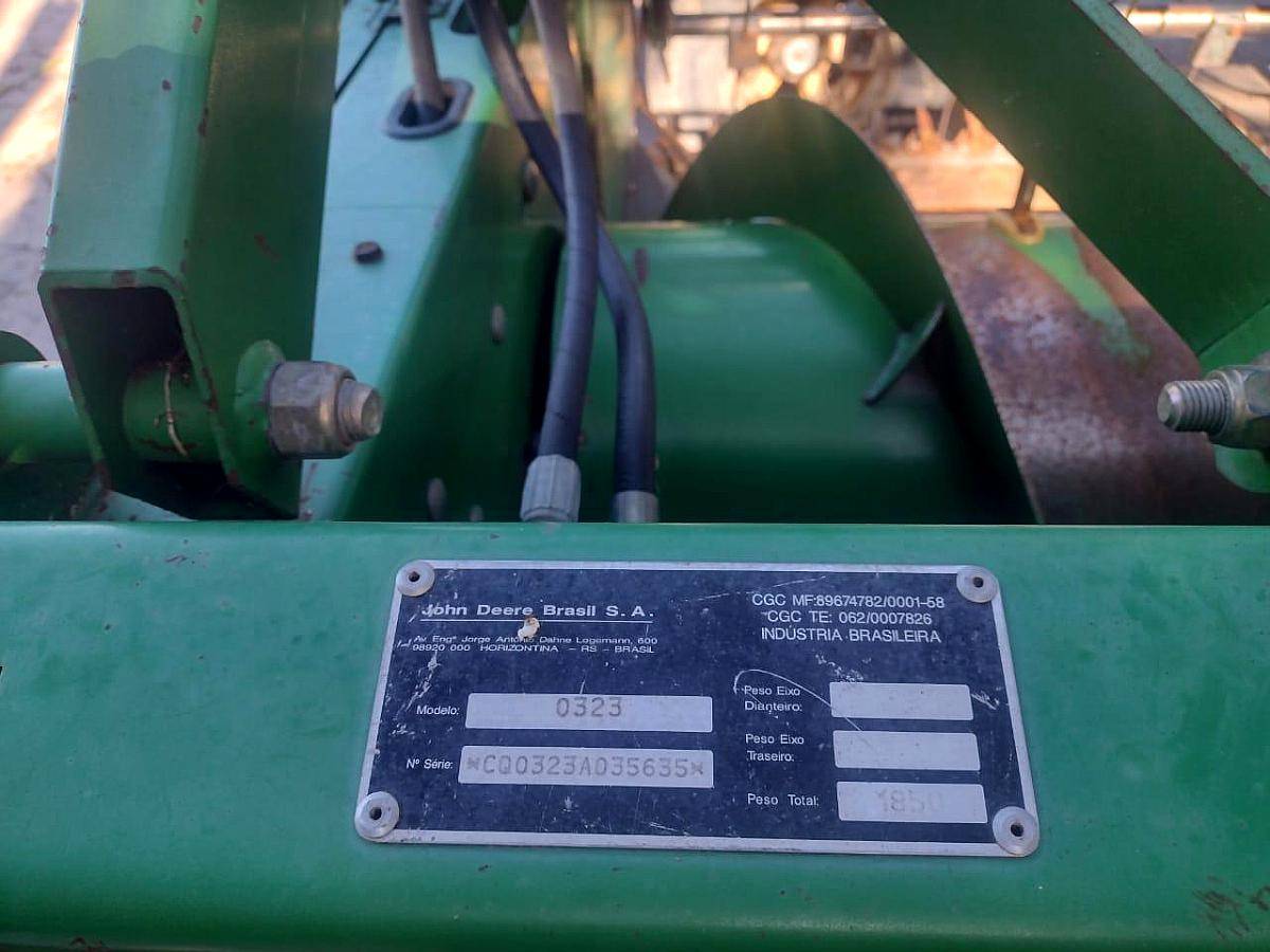 Plataforma John Deere 323 Master