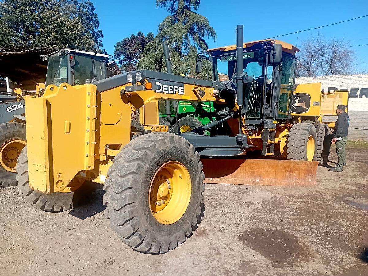 Motoniveladora John Deere 620g