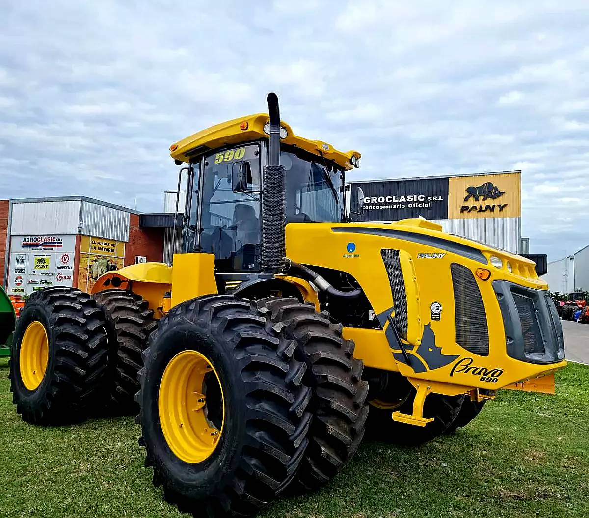 Tractor Articulado Pauny Bravo 590 (edición Limitada)
