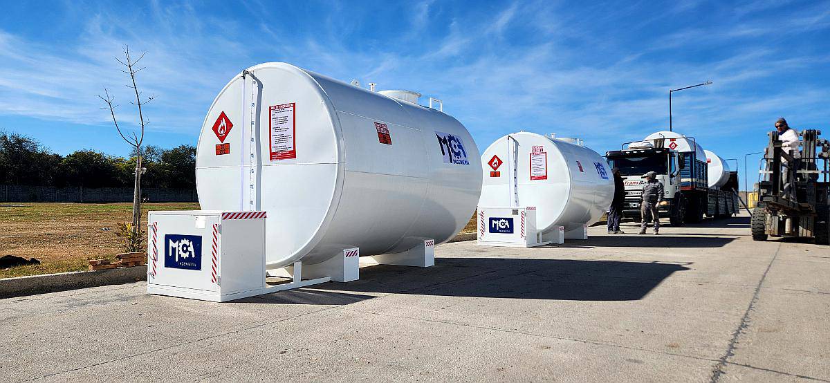 Tanque Horizontal 10.000 Litros con Kit de Carga + Gabinete