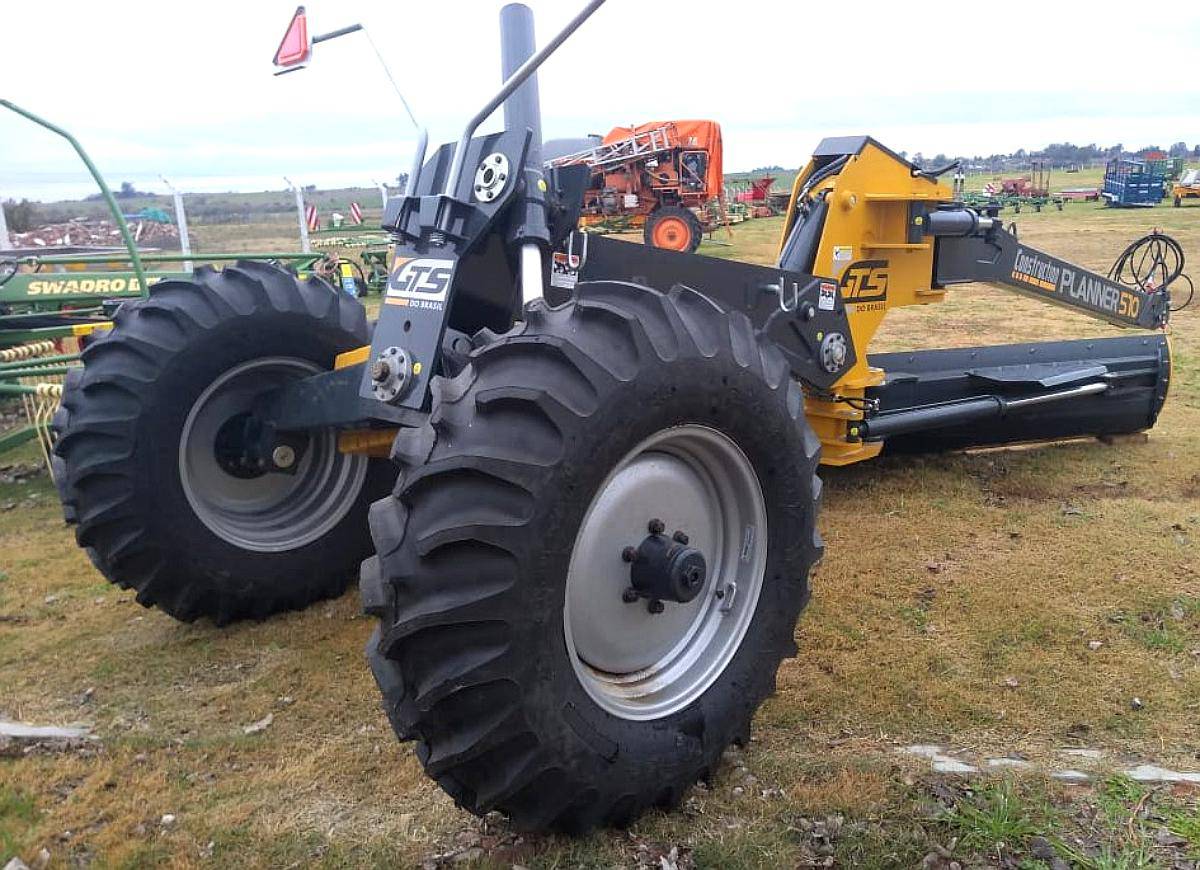 Niveladora de Arrastre Construcción GTS Planner 510 CT