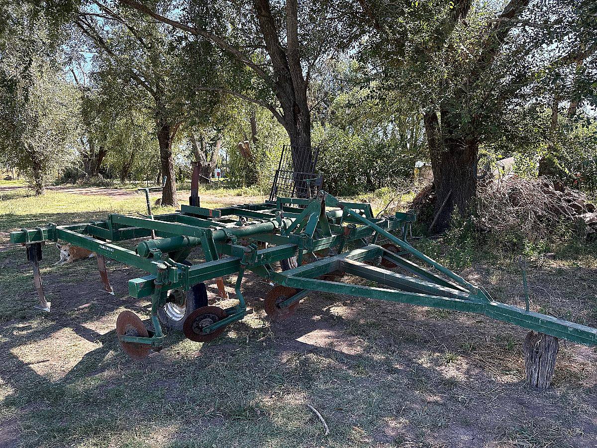 Subsolador de Suelo Paratil