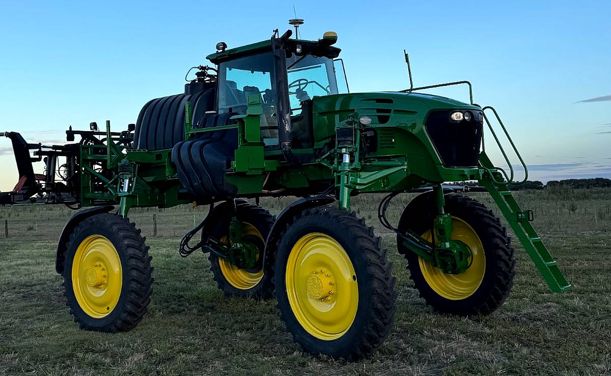 Pulverizadora John Deere 4730.