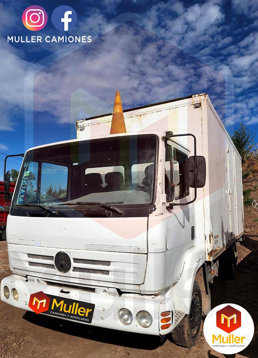 Mercedes Benz 712 Modelo 1999 con Caja