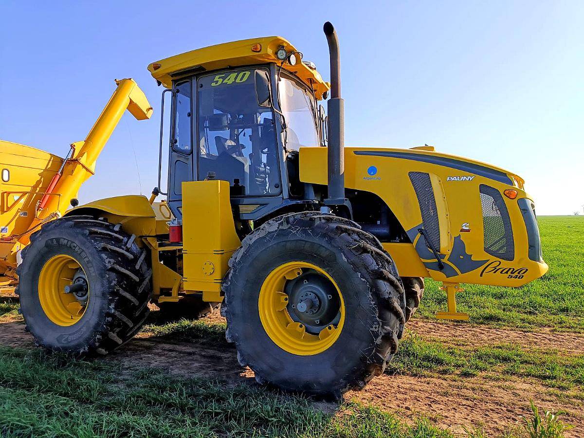 Tractor Pauny 540 Bravo, Articulado, 240 HP, año 2020, 1.600