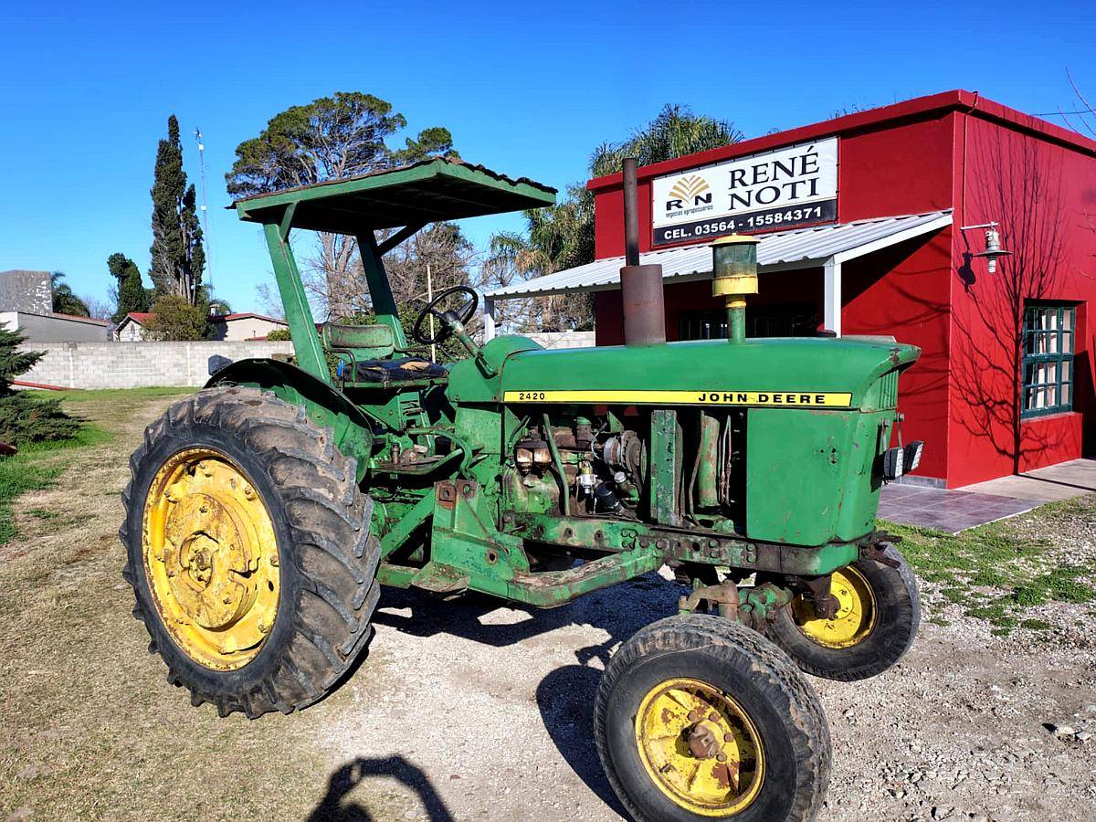 Tractor John Deere 2420