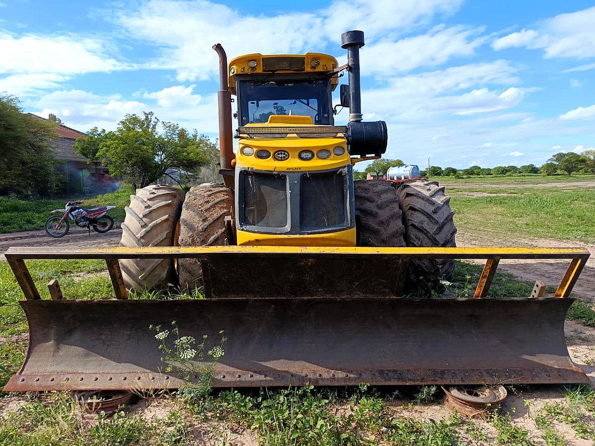 Tractor Pauny 710 con Pala Frontal