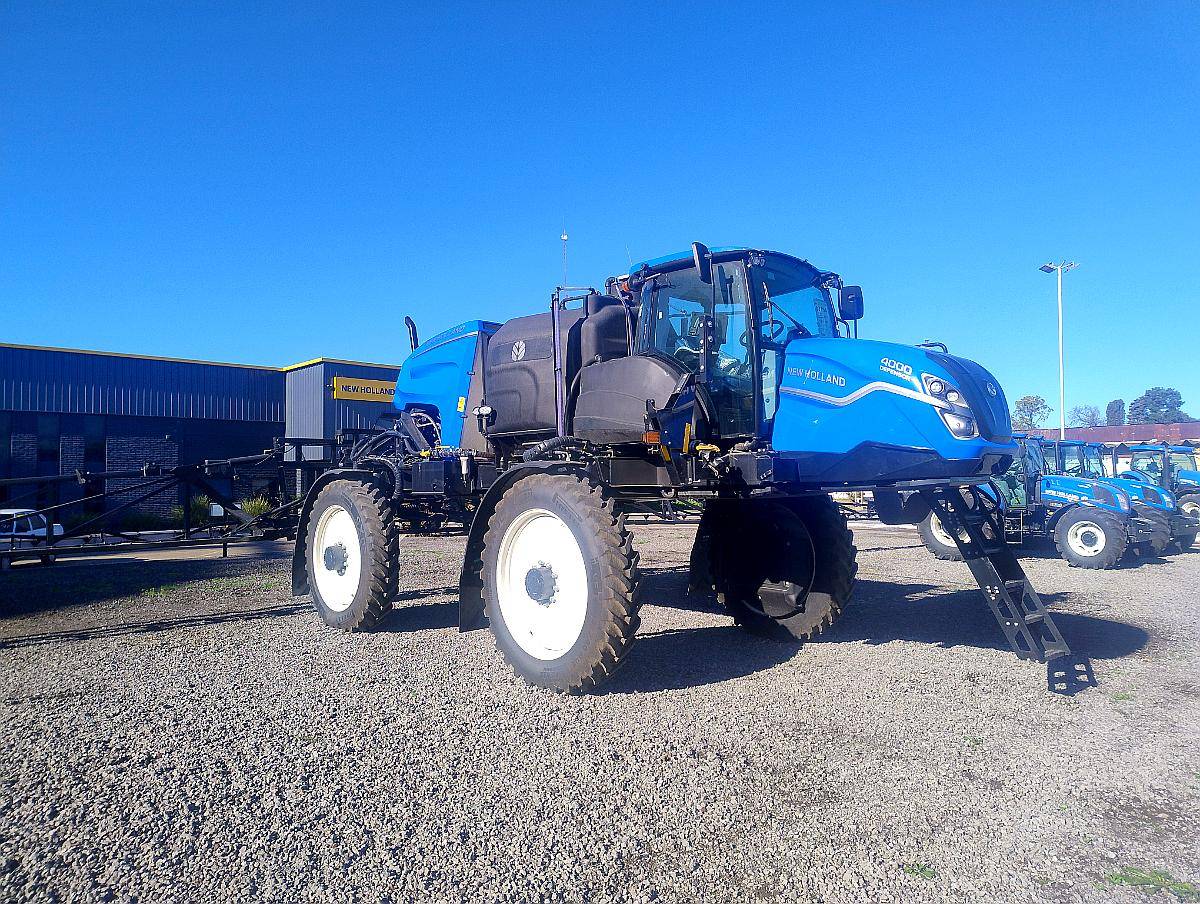 Pulverizador New Holland Defensor 4000 OKM