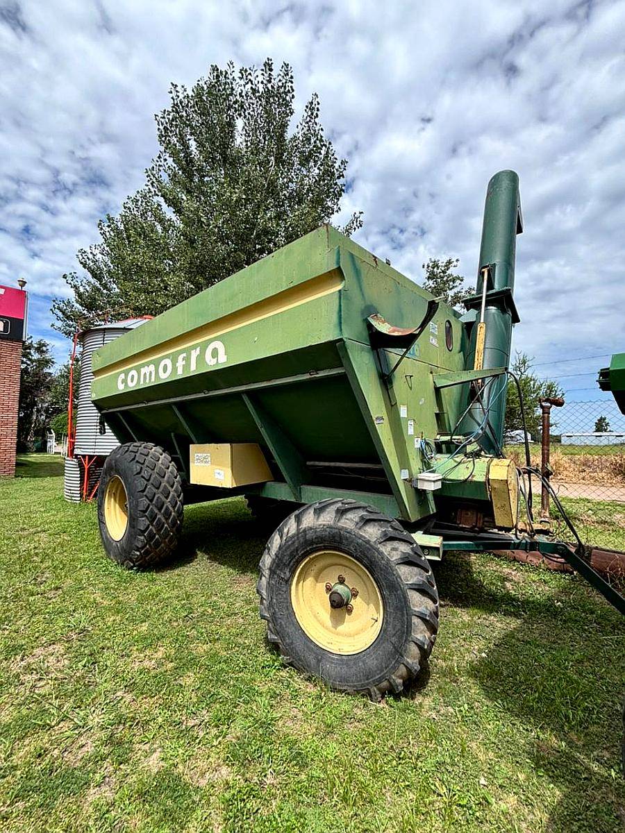 Tolva Autodescargable Marca Comofra