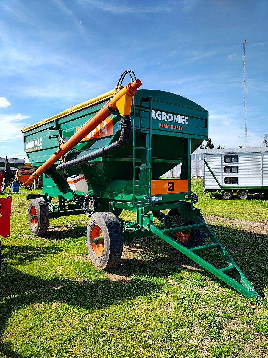 Tolva Semillas y Fertilizantes 14 TON