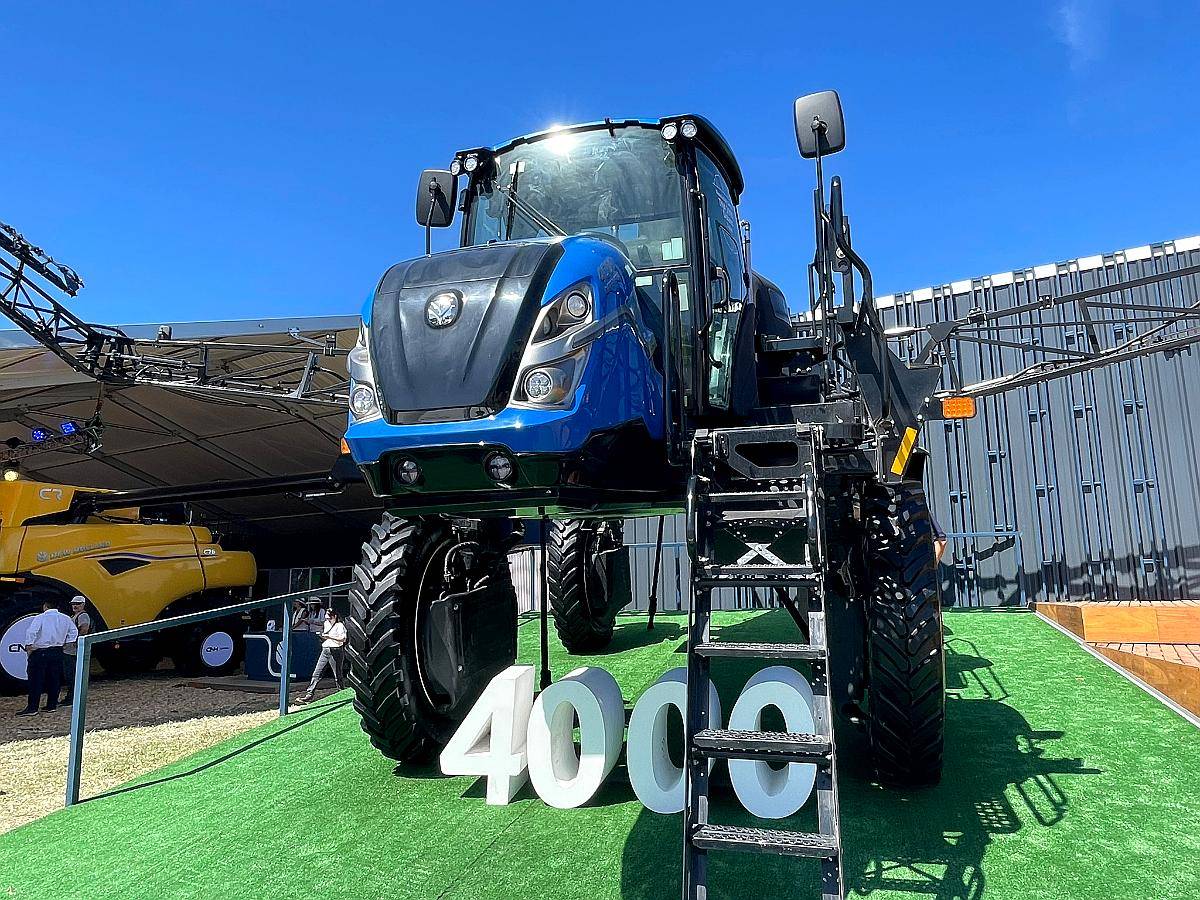 Pulverizador New Holland Defensor 4000 - Unidad Disponible