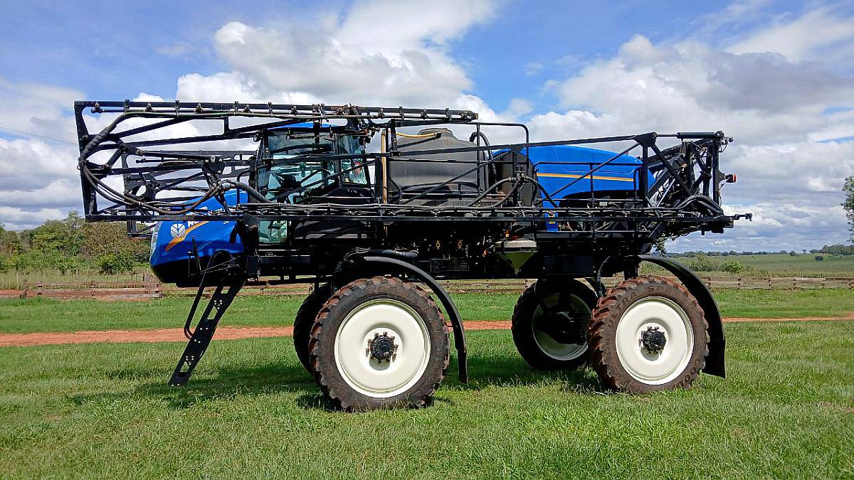 Pulverizadora New Holland P2500 año 2022