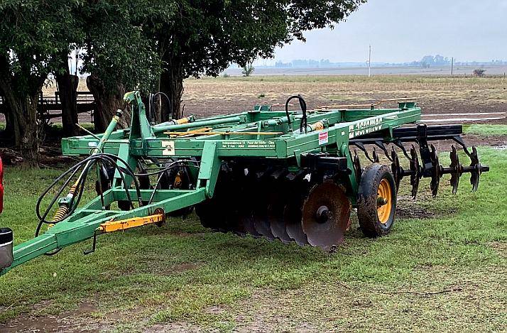 Rastra Descencontrada Pesada 32 Discos Agromec