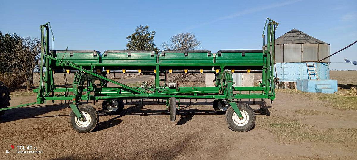 Fertilizadora Incorporadora de 15 a 52 CM.