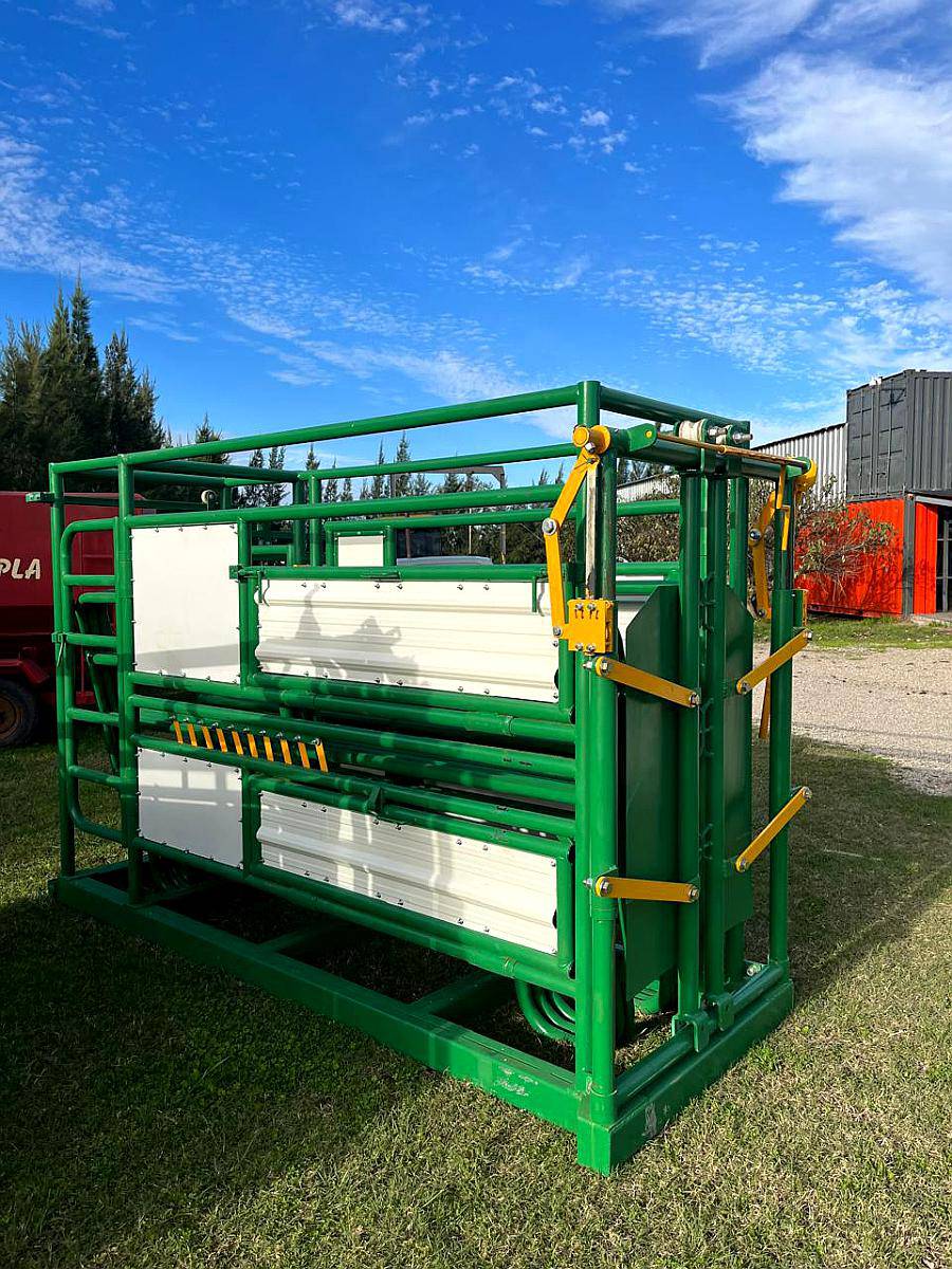 Cepo y Casilla de Operacion para Ganado.