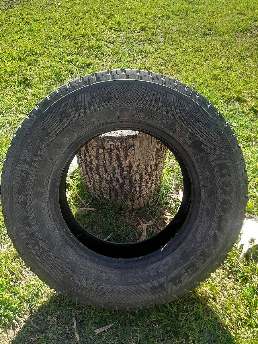 Vendo Cubierta Camioneta o Agricola