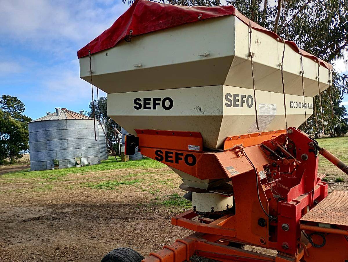 Fertilizadora Sefo Mod ECO 3000, con Balanza .