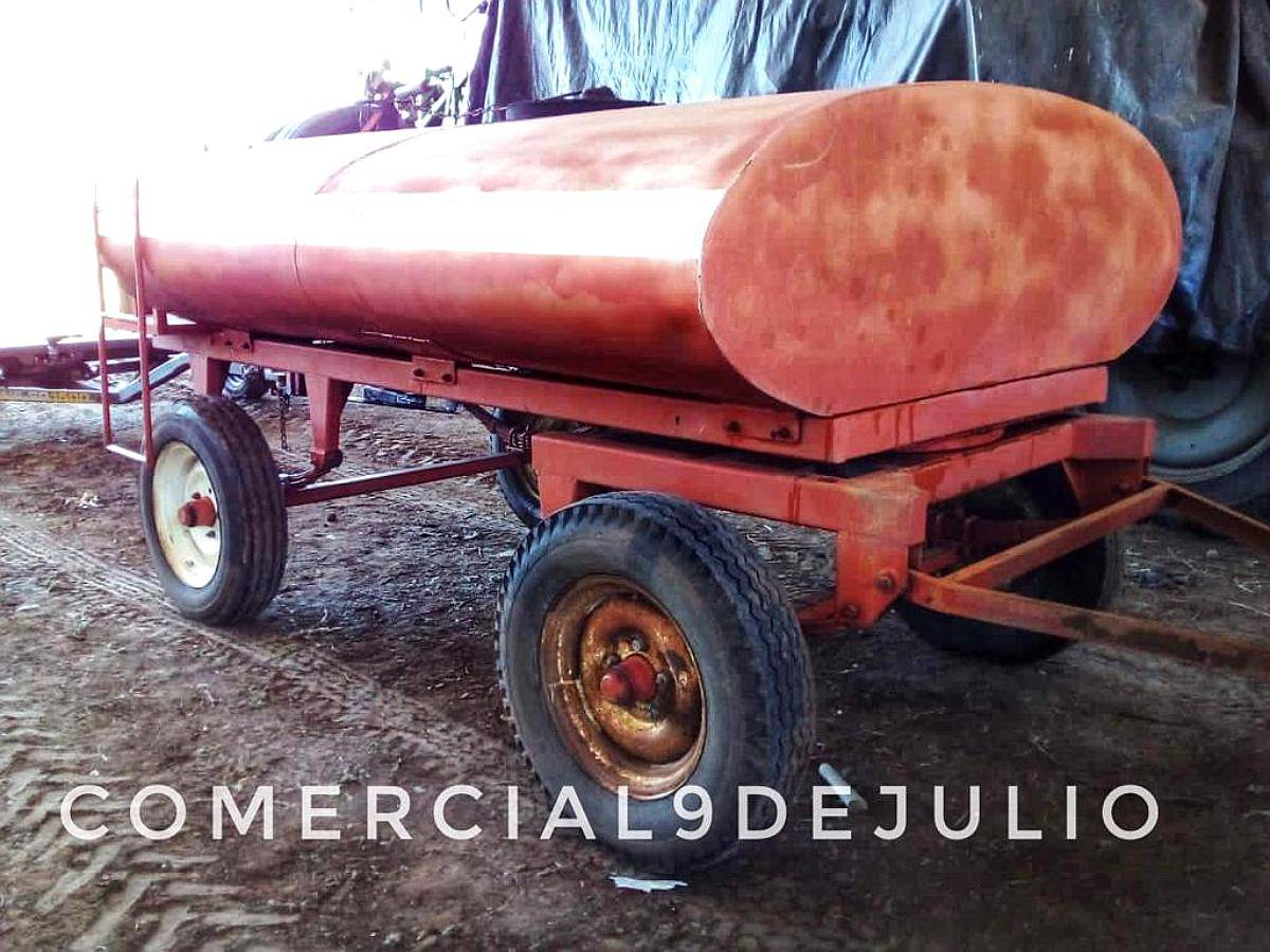 acoplado-tanque-de-2000lts-marca-salto-con-bomba-rossi-12v-agroads