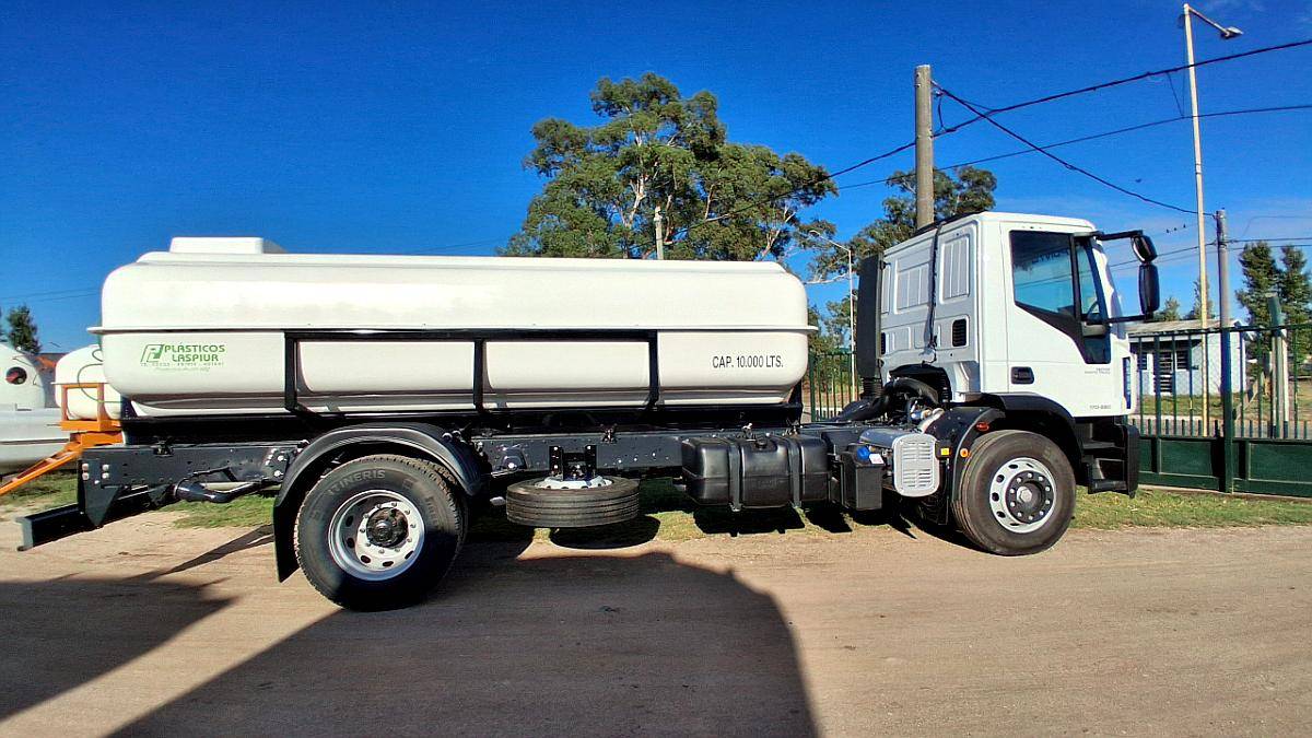 Camion Regador Plasticos Laspiur 10.900 Lts.
