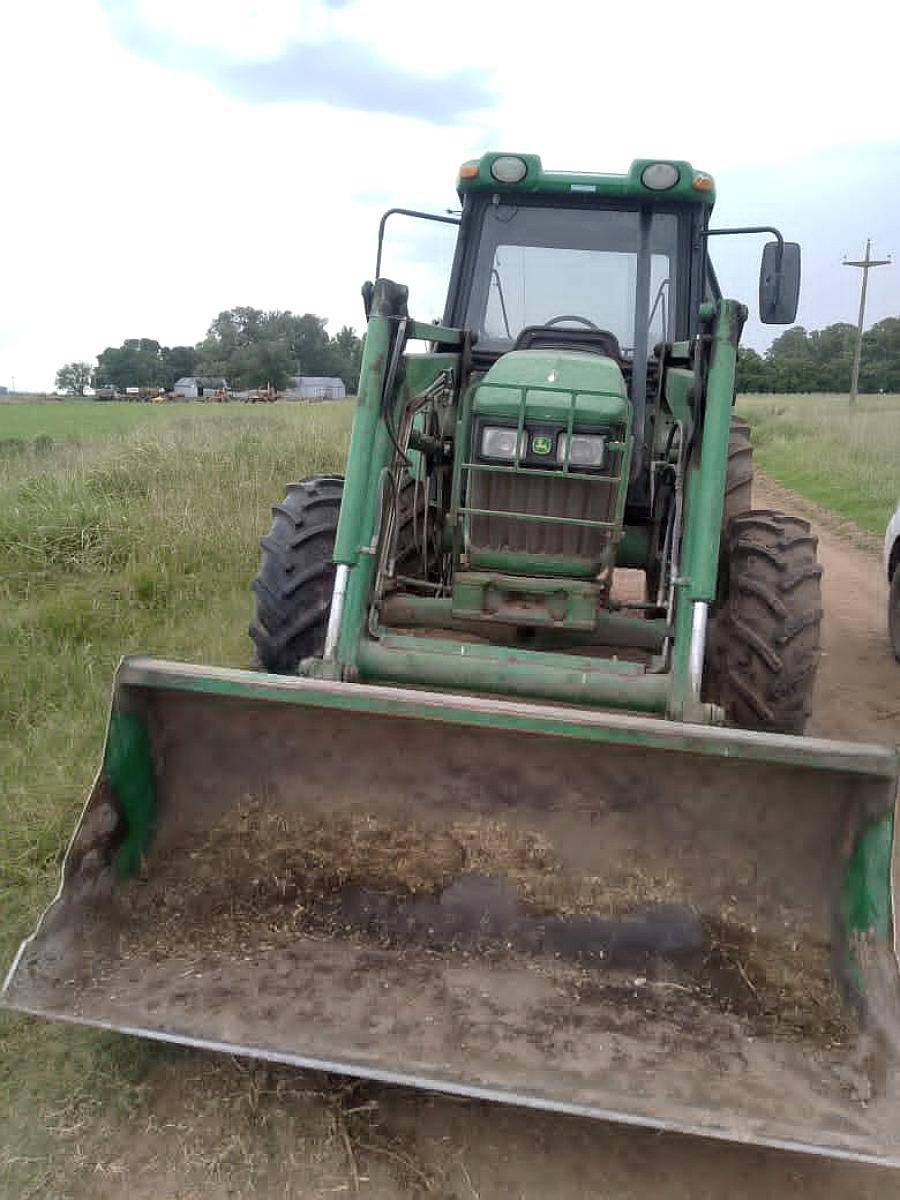 John Deere 5090e, con Pala