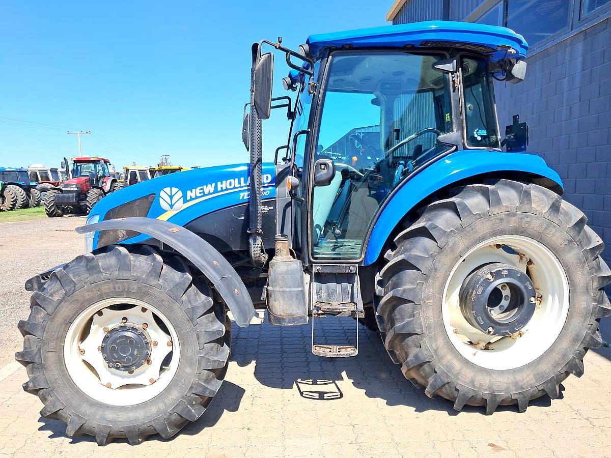 Tractor New Holland TD5.110 Usado Doble Tracción